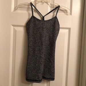 Lululemon Power Y Tank. Pads included!